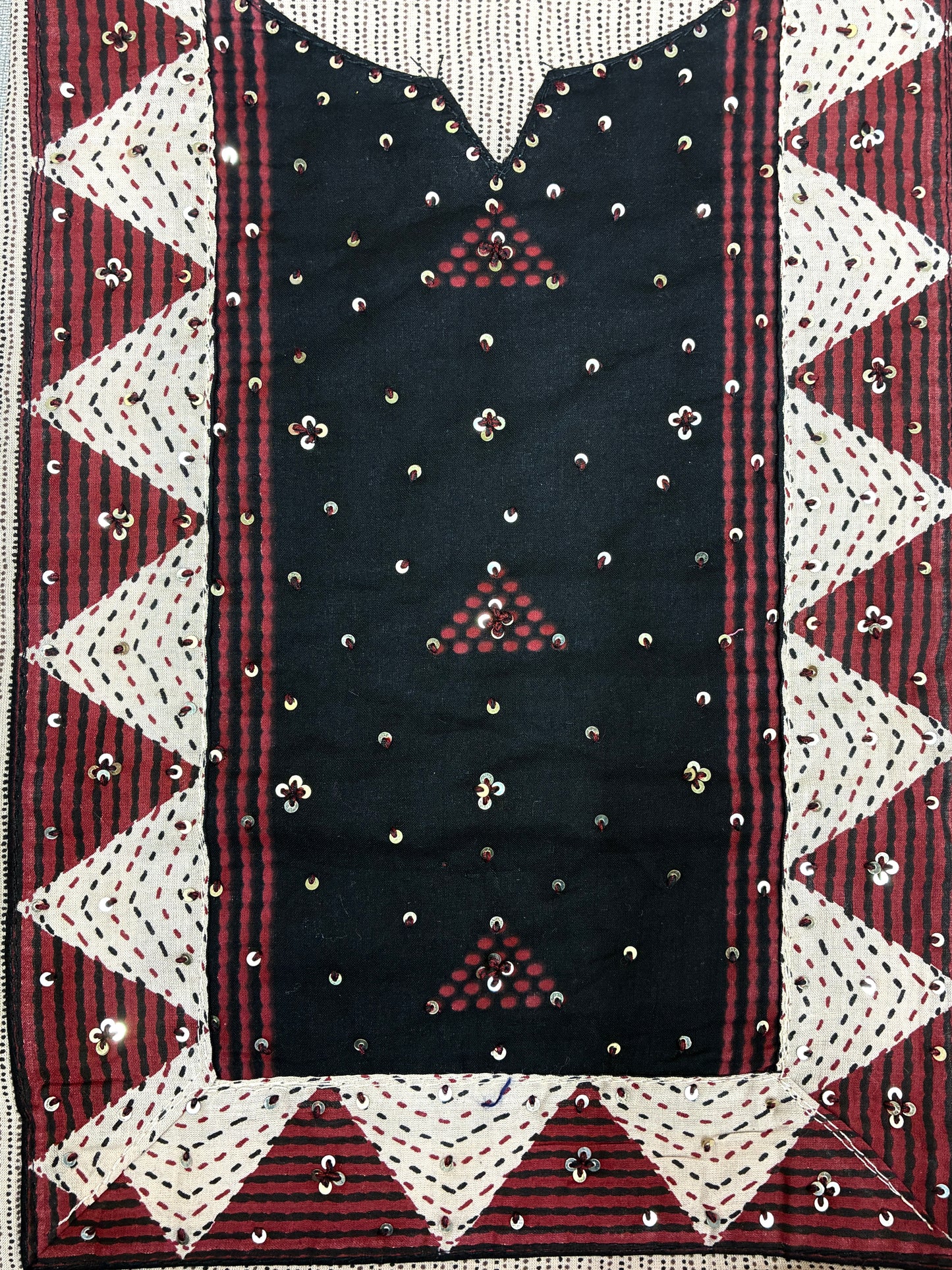 Cotton Printed Suit Set with Embroidery Patch on Yoke