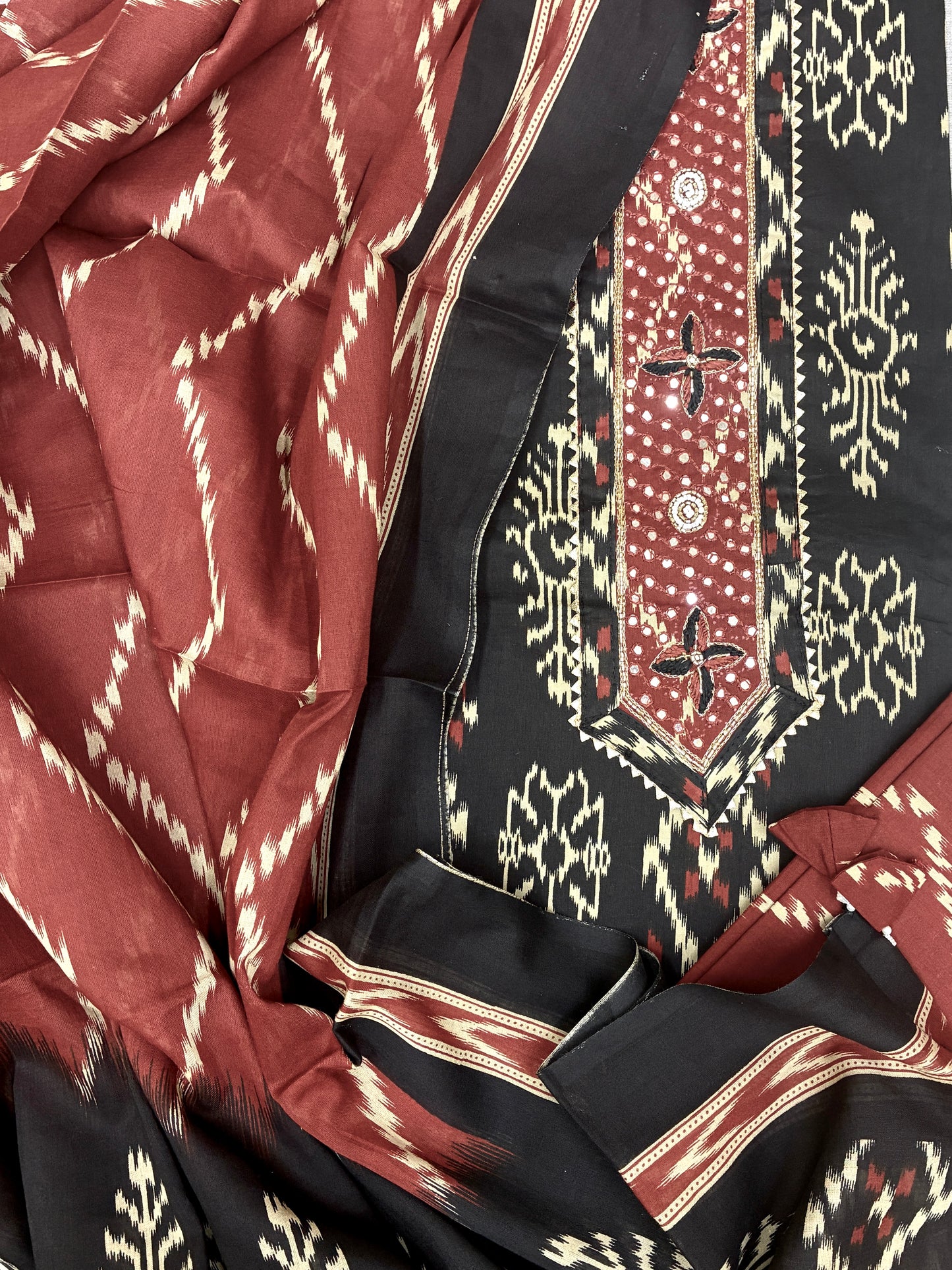Cotton Ikkat Printed Suit Set (Black)